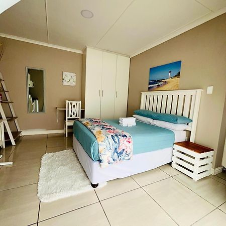 Hidden Bliss Guesthouse East London Buitenkant foto